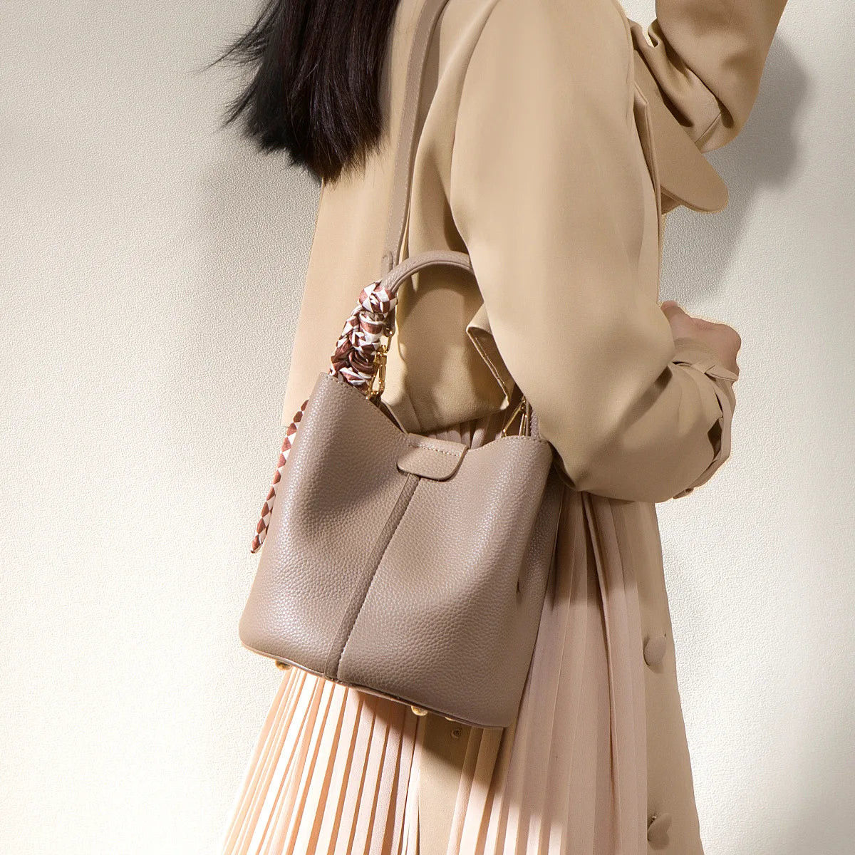 P104 - Women's PU Bucket Tote Bag - Diamond Detail Crossbody Shoulder Handbag