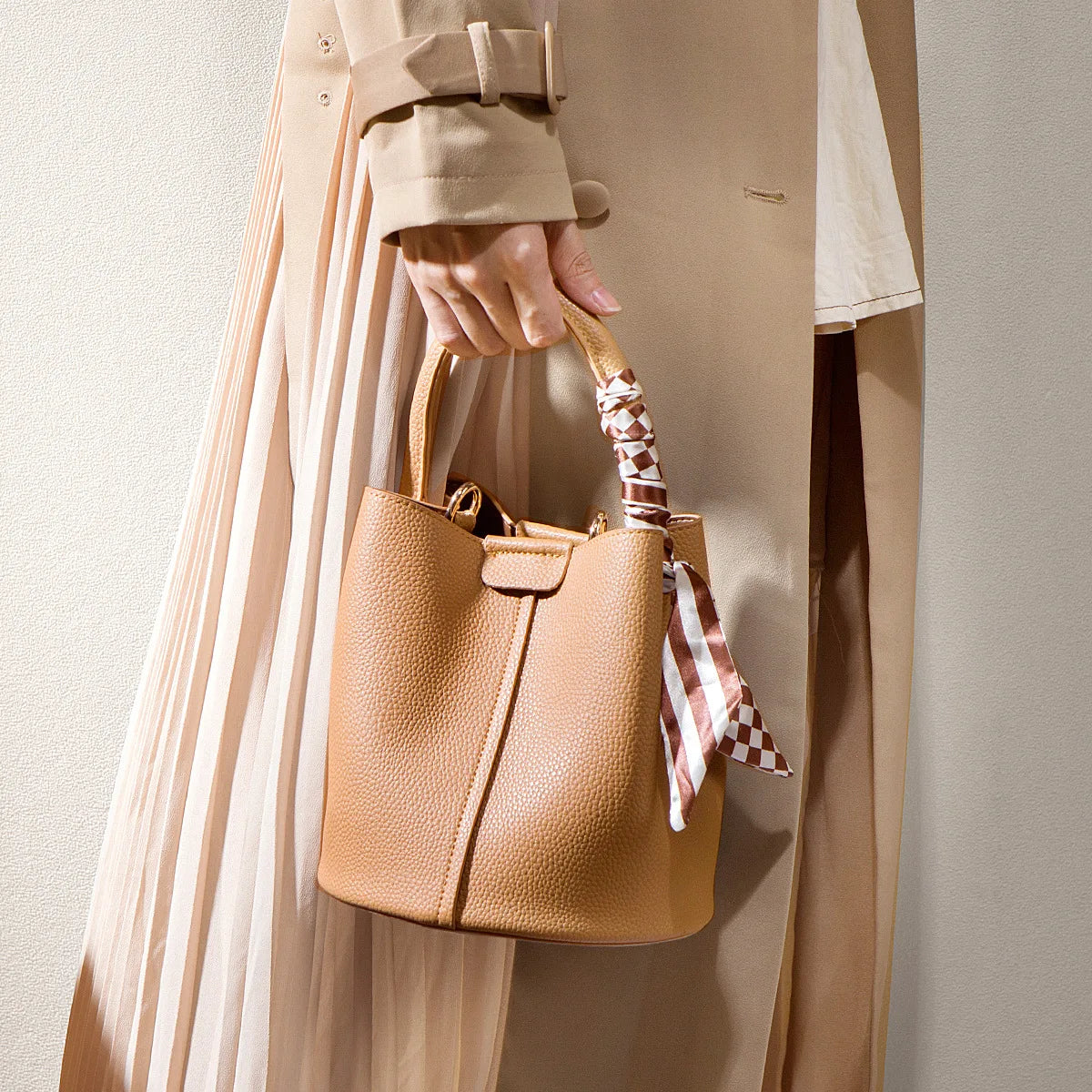 P104 - Women's PU Bucket Tote Bag - Diamond Detail Crossbody Shoulder Handbag